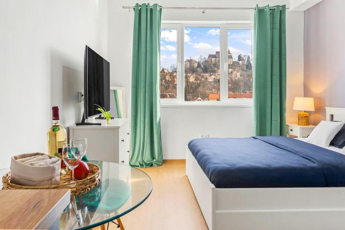 42 Apartment